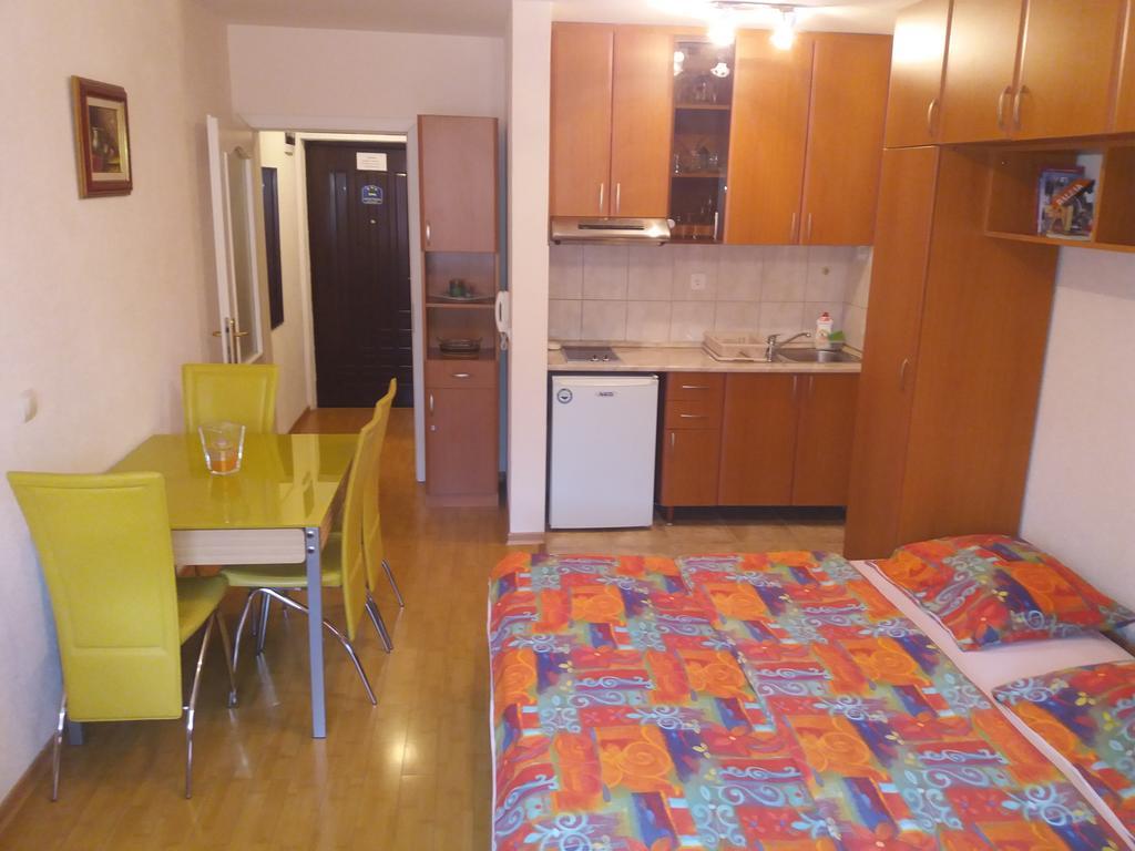 Renome Apartmani Баня-Ковиляча Екстер'єр фото