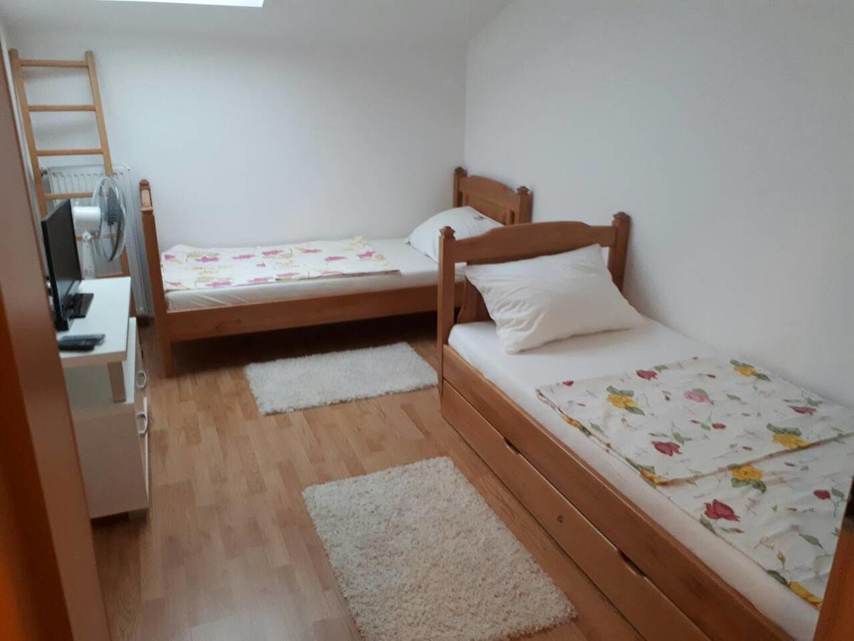 Renome Apartmani Баня-Ковиляча Екстер'єр фото