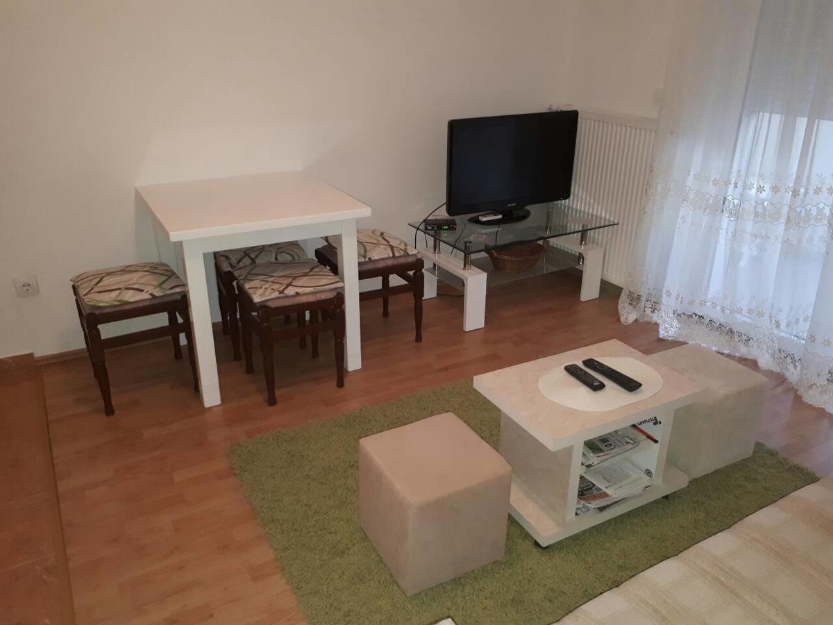Renome Apartmani Баня-Ковиляча Екстер'єр фото